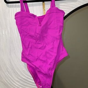 ⭐️⭐️NEVER WORN⭐️⭐️L-space one piece swimsuit